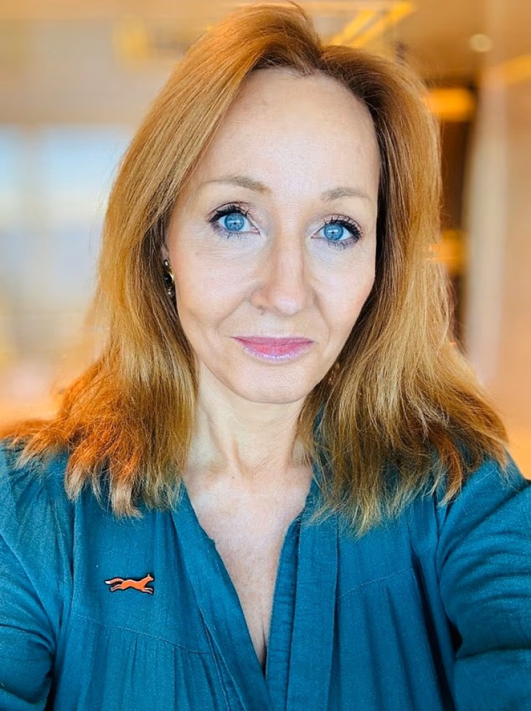 Джоан Роулинг осудила исследование блокаторов полового созревания как «неэтичный эксперимент над детьми»