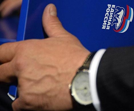 «Единороссы» поделились с оппозицией руководящими постами