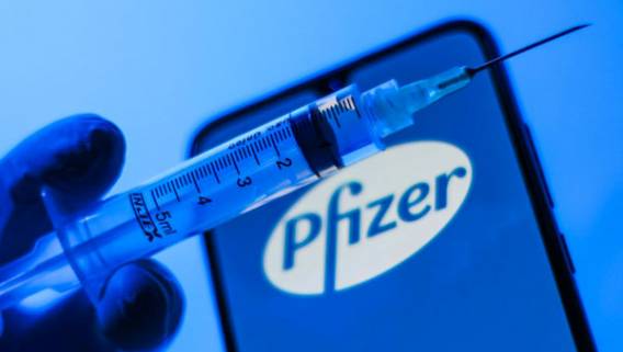 Фаучи принес извинения за то, что критиковал одобрение вакцины от Pfizer в Великобритании