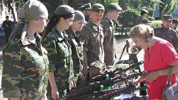Фланкировка нагайкой в тылу: как казаки демонстрируют силу в дали от боевых действий
