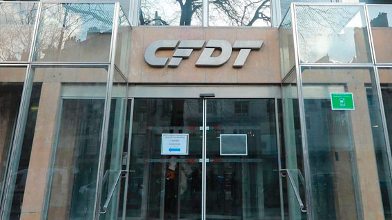 Французский профсоюз CGT напал на штаб-квартиру профсоюза САВЕ