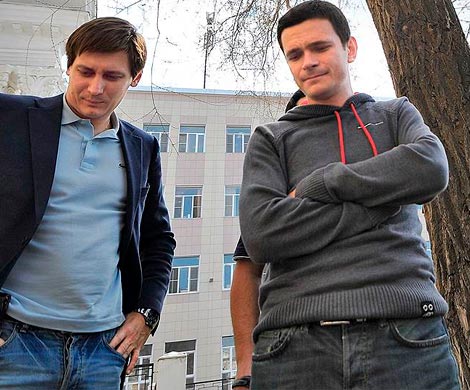 Глава АМОМ позвал Яшина и Гудкова на встречу с мундепами