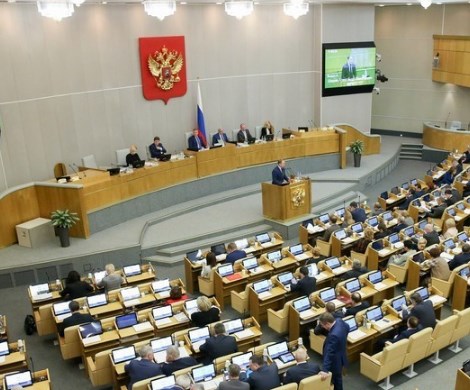«Главный спонсор бандеровской Украины»: в Думе распекли правительство Медведева за деньги для Киева