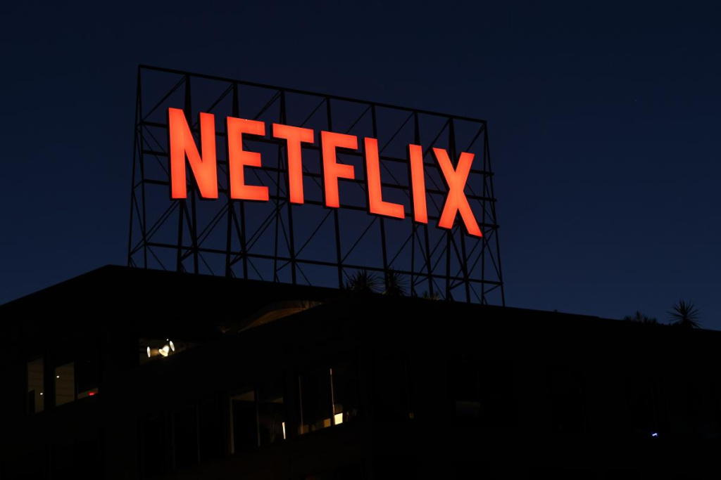 Голливудский режиссер украл у Netflix 11 миллионов долларов и получил 2,5 года тюрьмы - помогли показания Киану Ривза