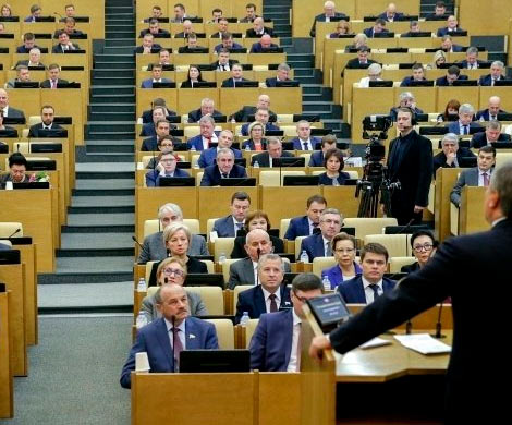 Госдума одобрила законопроект об усыновлении детей больными ВИЧ