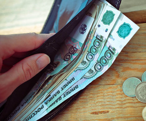 Госдума поддержала повышение МРОТ