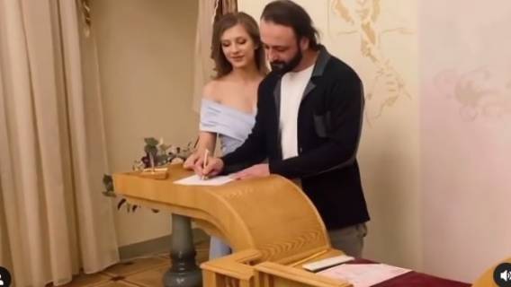 Илья Авербух и Лиза Арзамасова поженились во время скромной церемонии