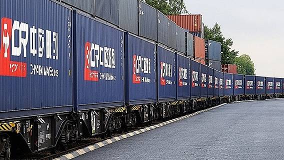 Инвесторы остаются в неведении относительно промышленного транспорта в Китае из-за ограничений на передачу данных