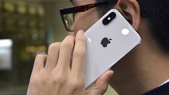 iPhone с секретом. Тысячи российских владельцев смартфонов компании Apple оказались под колпаком