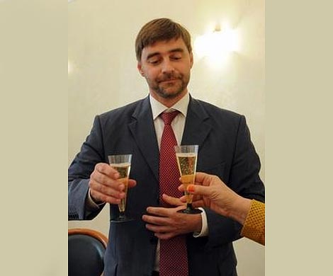 Испив за Машу полную чашу, Железняк, как ни старался, но нетрезвым оказался