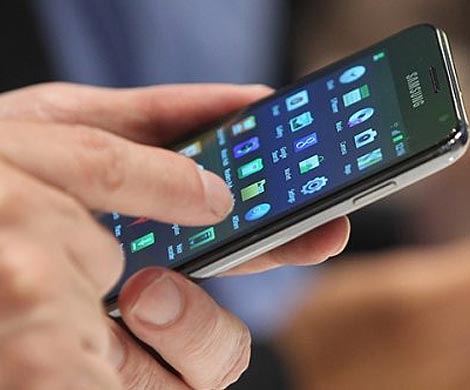 Использование смартфона возле ребенка наносит вред детской психике