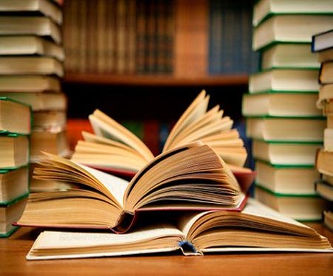 Итальянские писатели хотят вернуть в школы книги о гомосексуалистах