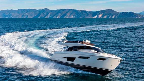Итальянский производитель яхт Ferretti начал IPO в Гонконге, переживающем спад инвестиционной активности