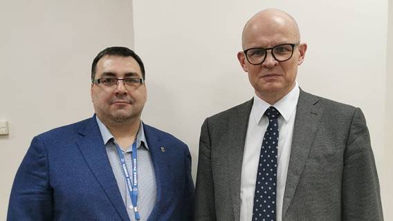 Кадры занимают свое место