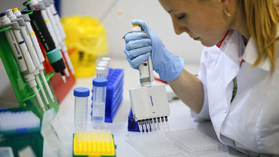 Китайские регуляторы приняли заявку Sinopharm на вывод вакцины на рынок