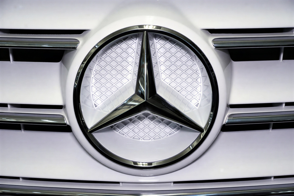"Клеймо AMG": владельцы Mercedes требуют компенсацию за ожоги от логотипа на сиденье