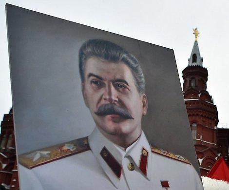 Коммунисты пойдут на выборы с образом Сталина