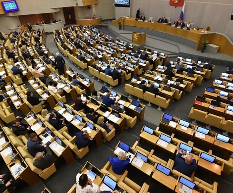 «Коррупция приводит во власть бандитов и убийц»: депутат потребовал провести чистки в Госдуме и Совфеде