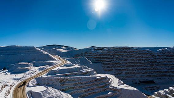 Крупнейшая в мире золотодобывающая компания Newmont предложила $17 млрд за своего конкурента