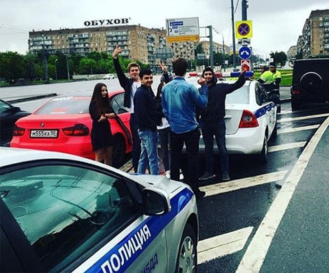 Кто стоит за скандалом вокруг гонок на Гелентвагене?