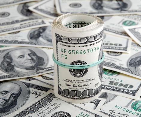 Курс доллара упал до минимума за полгода