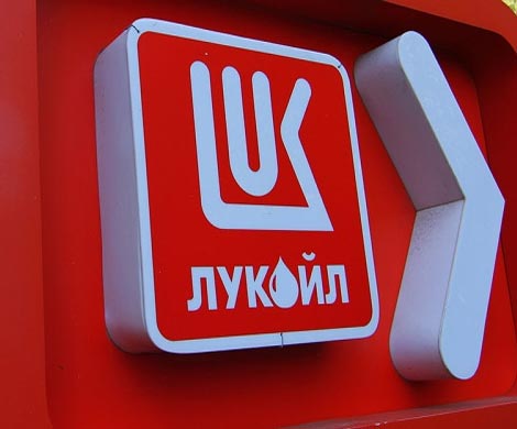 «Лукойл» заправит украинские танки российской соляркой