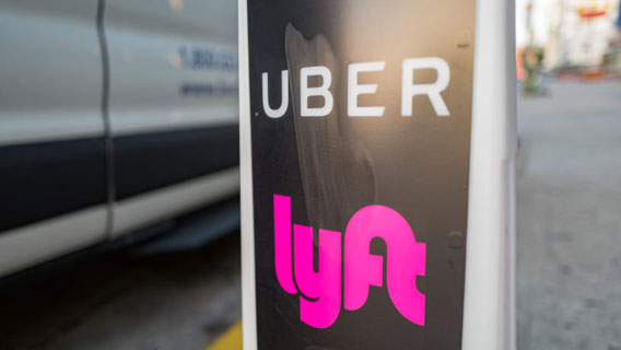 Lyft обеспечит водителей разделительными перегородками для защиты от коронавируса