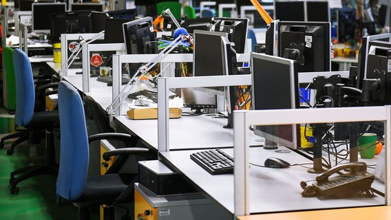 Малый и средний бизнес начал экономить на сотрудниках