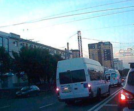 Маршрутка промчалась по встречной полосе вслед за скорой в Воронеже