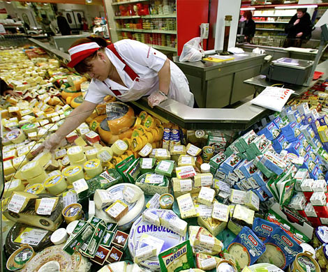 Массовое уничтожение санкционных продуктов в РФ началось с сыра