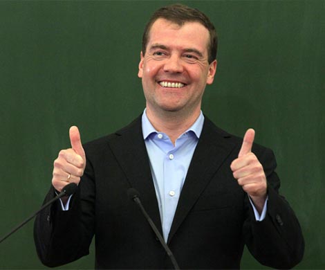 Медведев назвал правильным введение платы для дальнобойщиков