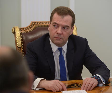 Медведев поручил заняться  документами для обращения в суд из-за госдолга Украины
