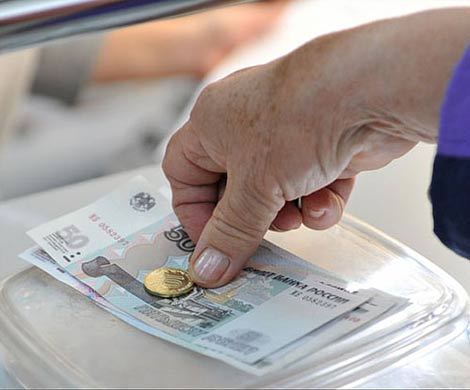 Медведев призвал россиян набраться терпения и не спешить с конвертацией рубля