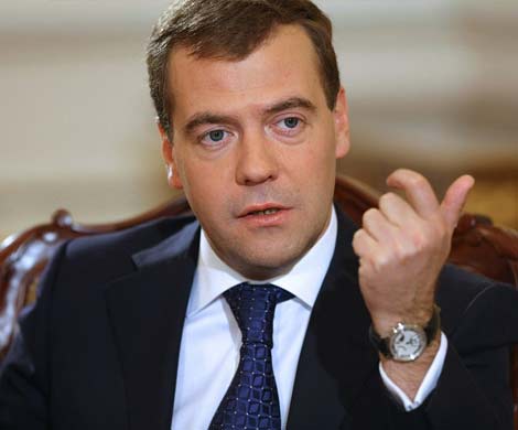 Медведев рассказал депутатам, как правительство стабилизирует экономику
