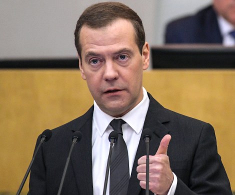 Медведев утвердил дополнительное повышение тарифов ЖКХ
