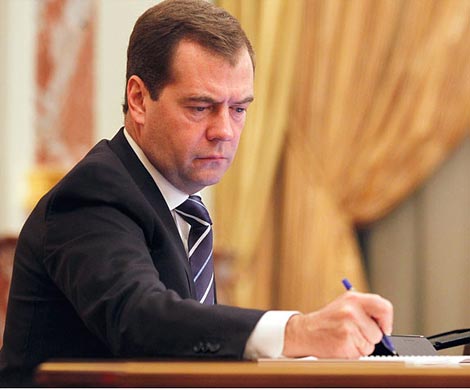Медведев утвердил  постановление, которое регулирует  численность иностранных работников