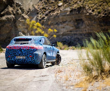 Mercedes рассказал об испытаниях электрического кроссовера EQC‍