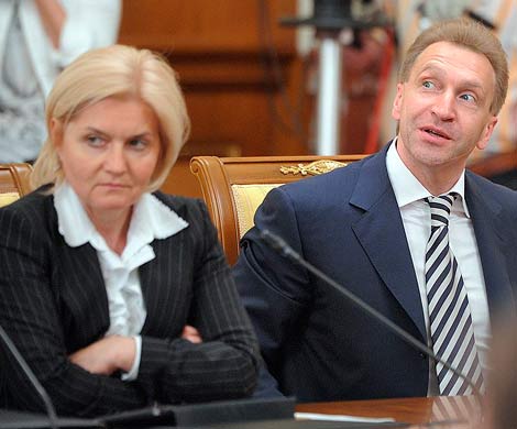 Между двумя вице-премьерами пробежал пенсионный холод… и выставил президента крайним