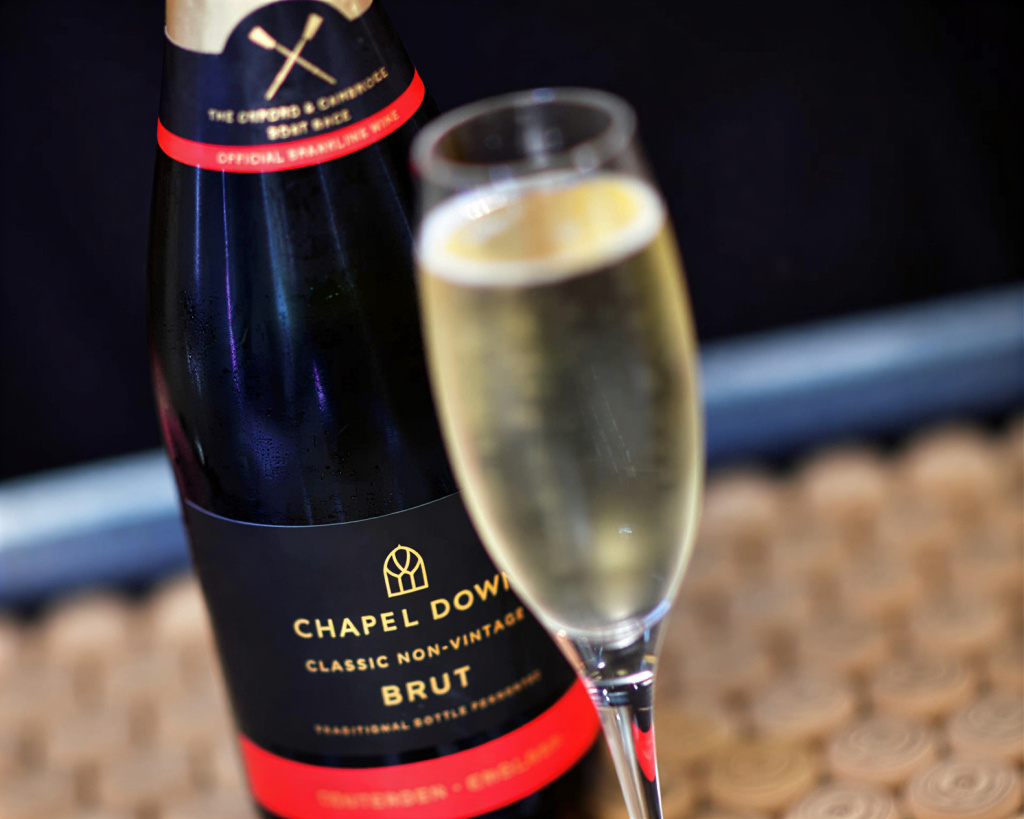 Миллениалы открывают английское игристое. Как молодое поколение меняет рынок вина