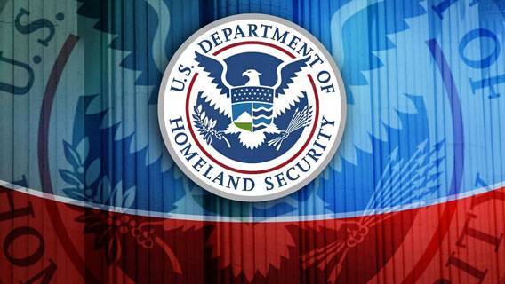 Министерство внутренней безопасности США заявило, что Россия и сторонники белого превосходства представляют угрозу