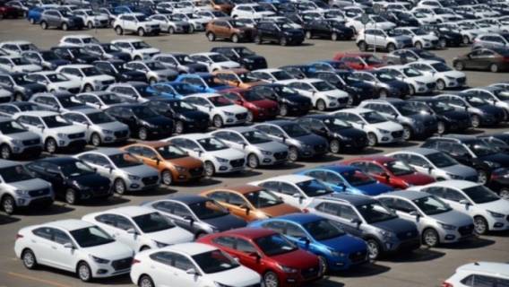 Минпромторг предрекает падение продаж на 20-30% на российском авторынке
