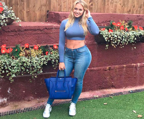 Модель plus-size опубликовала свое селфи в нижнем белье