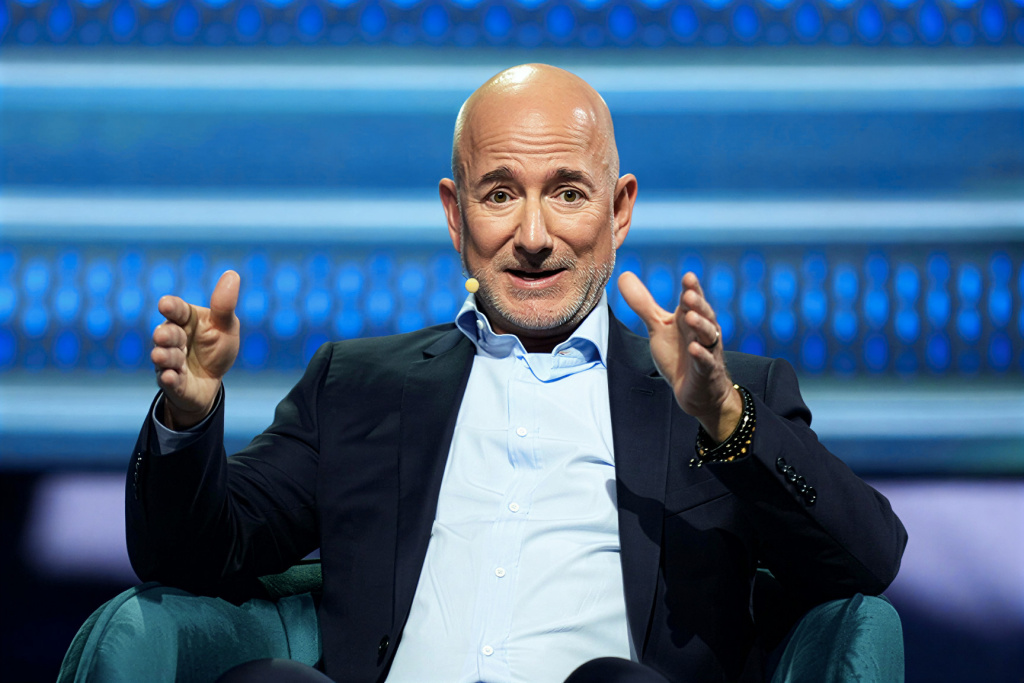 Молчание Безоса возмущает сотрудников Washington Post после обыска ФБР у журналиста