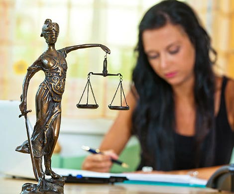 Мужчины не могут устоять перед юристами, а женщины – перед учителями