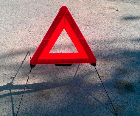 На Алтае автоледи-лихачка протаранила и перевернула машину с беременной женщиной