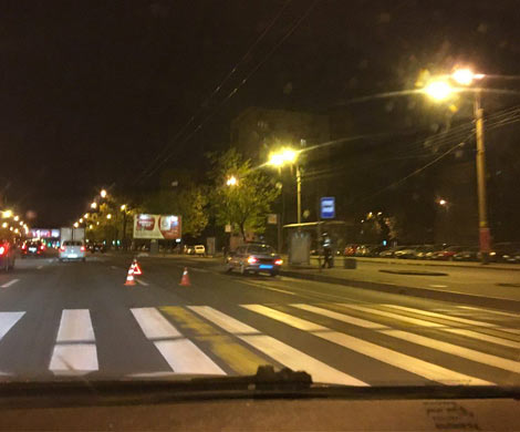 На Маршала Казакова ВАЗ насмерть сбил женщину на пешеходном переходе