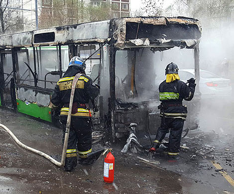 На юге Москвы загорелся пассажирский автобус