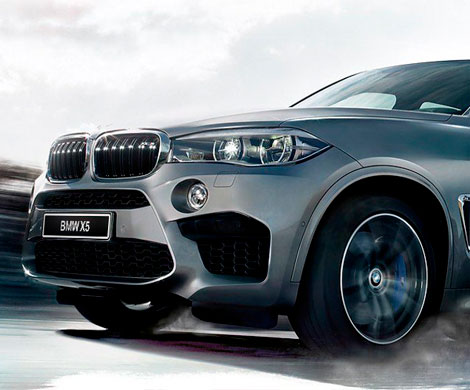 На западе Москвы из автосалона украли BMW X5 с помощью КамАЗа