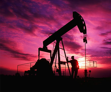 Нефть дорожает, несмотря на сильный доллар