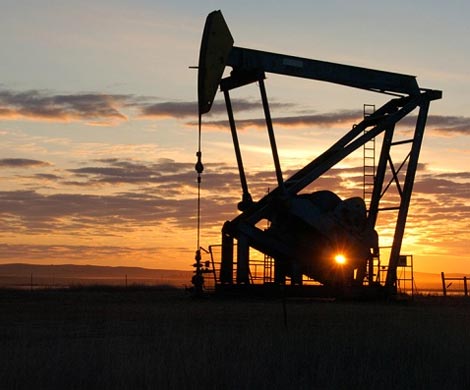 Нефть торгуется разнонаправленно в связи с укреплением доллара